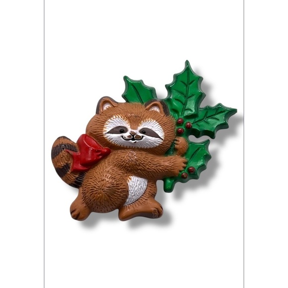 Christmas Winter Brooches Festive Snowman and Raccoon with Holly Brooch Set - Picture 6 of 12